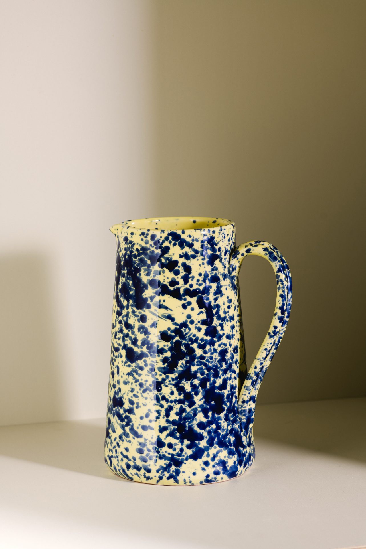 dzbanek tradycyjny niebieski ceramiczny