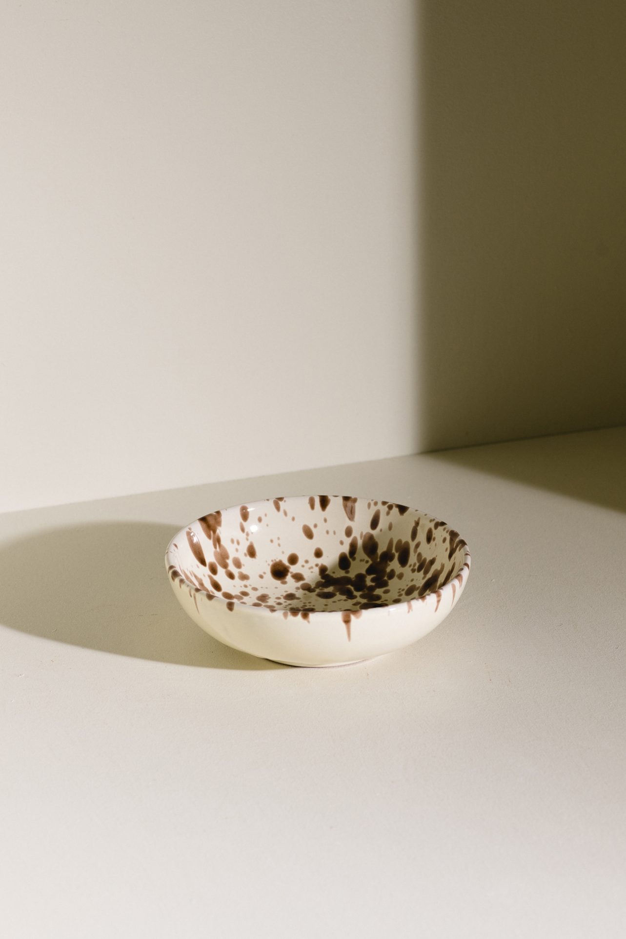 miseczka brązowa ceramiczna