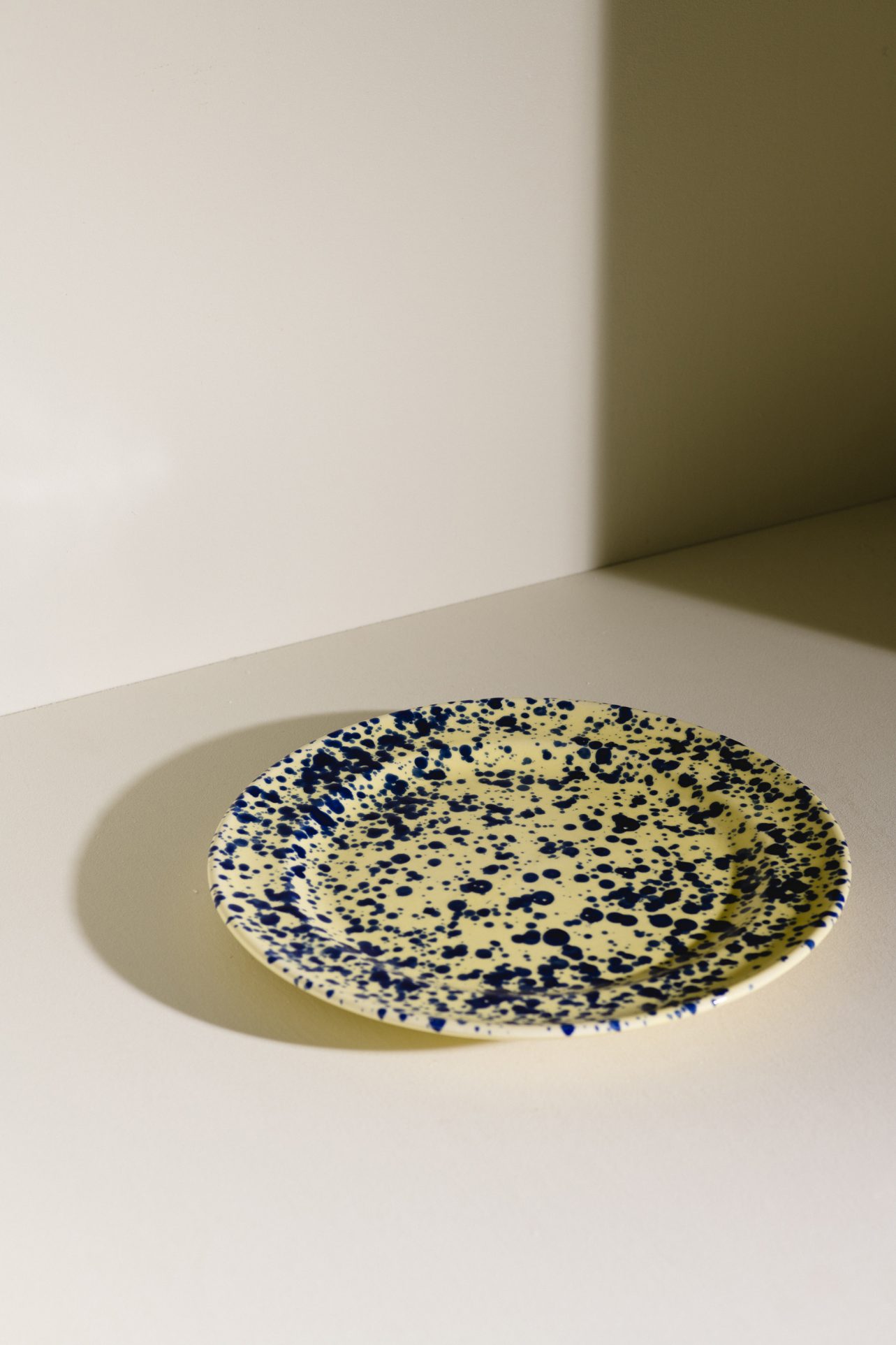 talerz nakrapiany ceramiczny