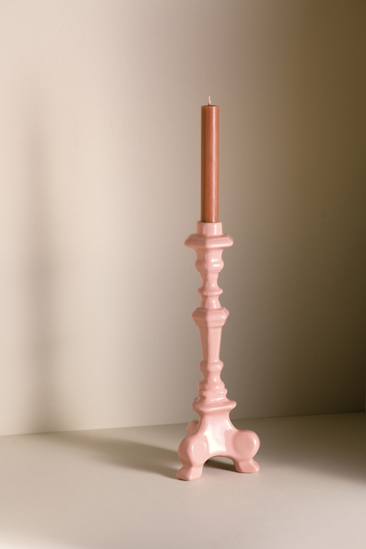 świecznik ceramiczny różowy