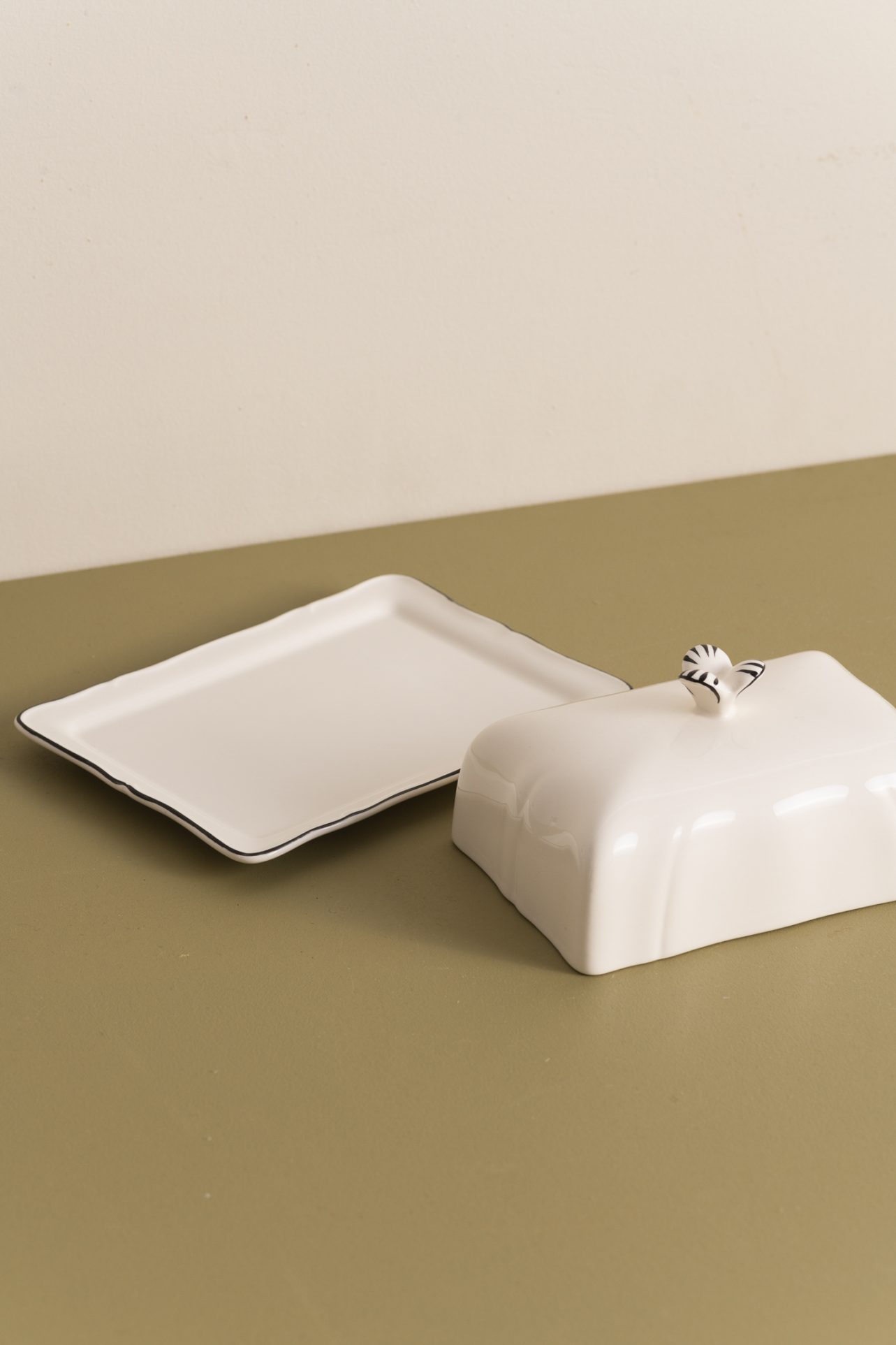 maselniczka porcelanowa