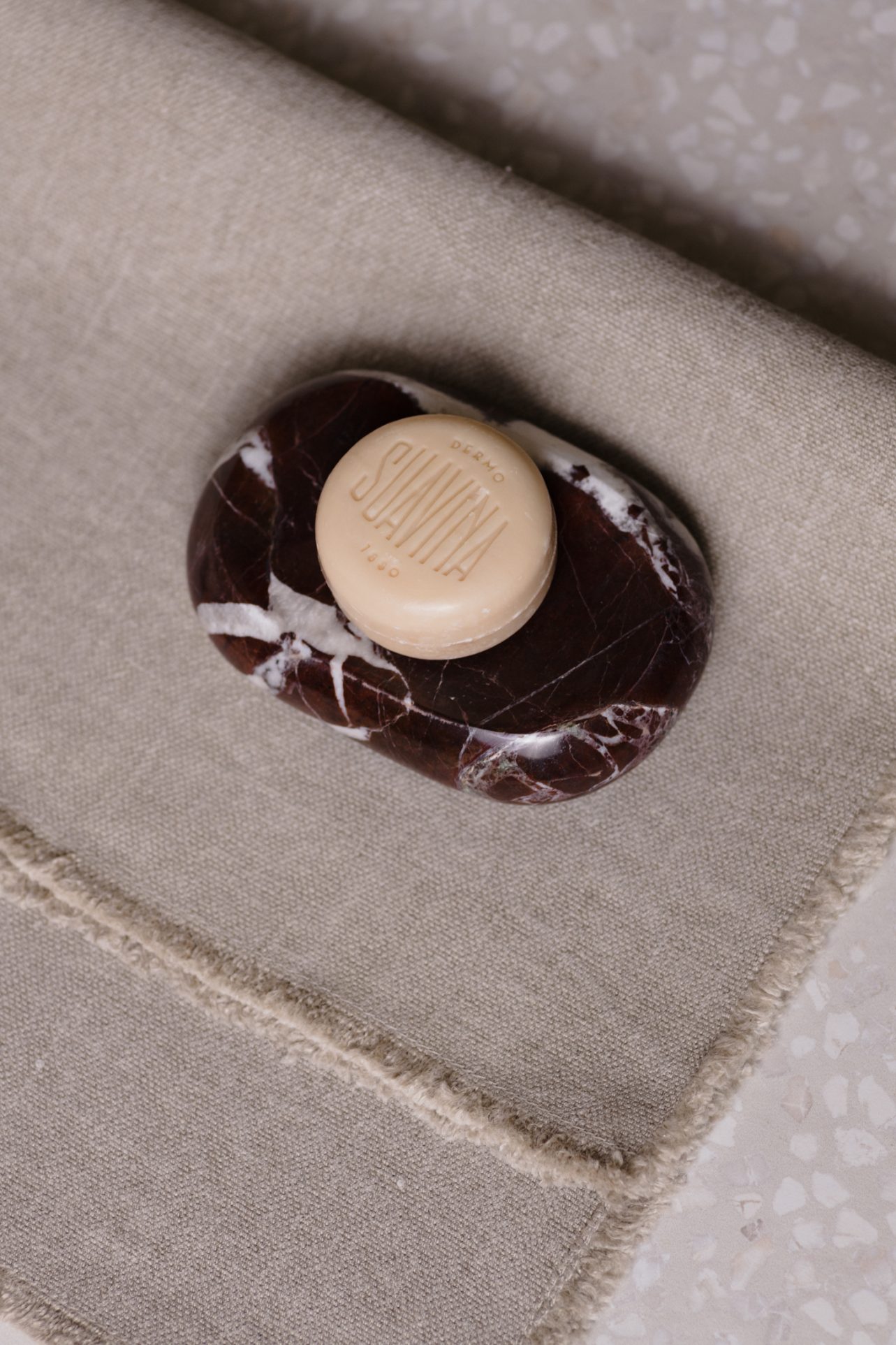 mydelniczka marmur bordo